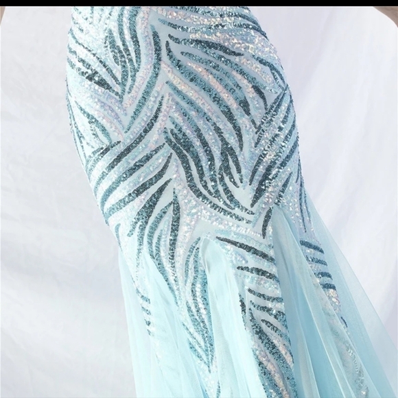 Blue, Striped Print, Backless,  Sleeveless,  Contrast Sequined Mermaid M… - Picture 9 of 10